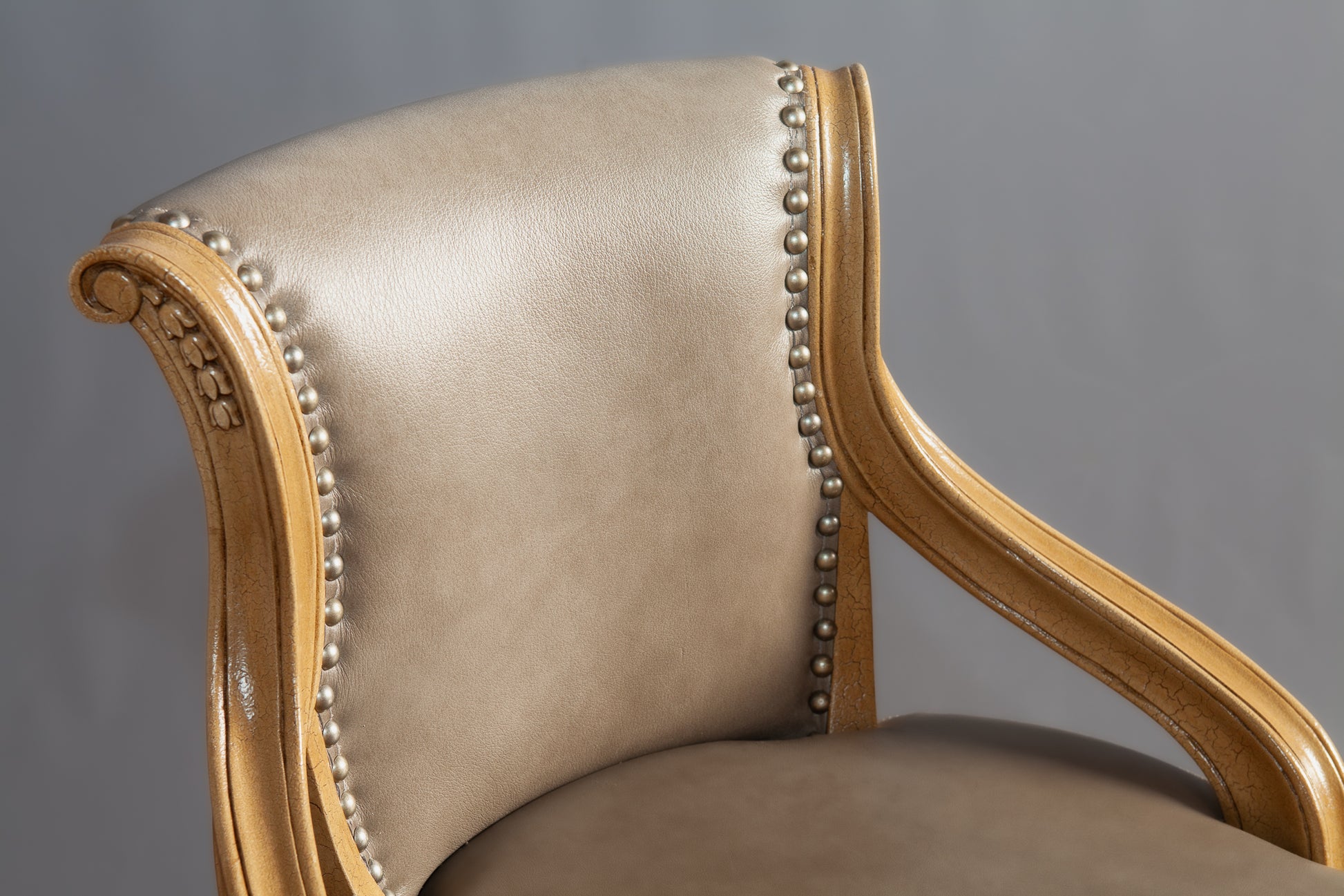 Stylish interior featuring classic furniture pieces.