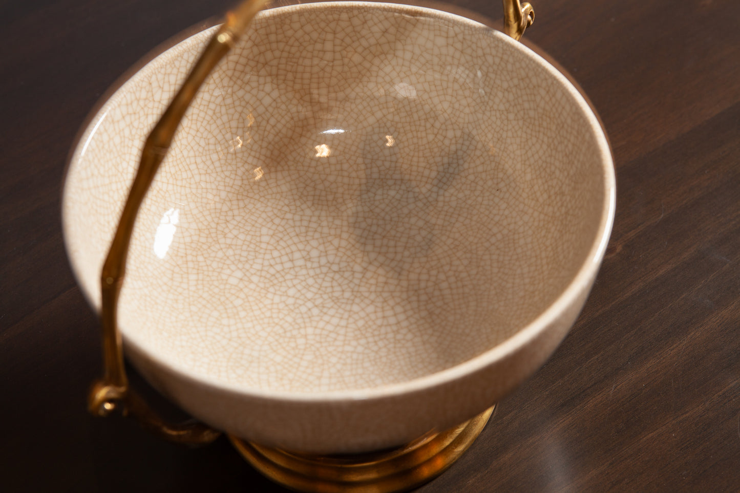 Ceramic white bold with gold handle