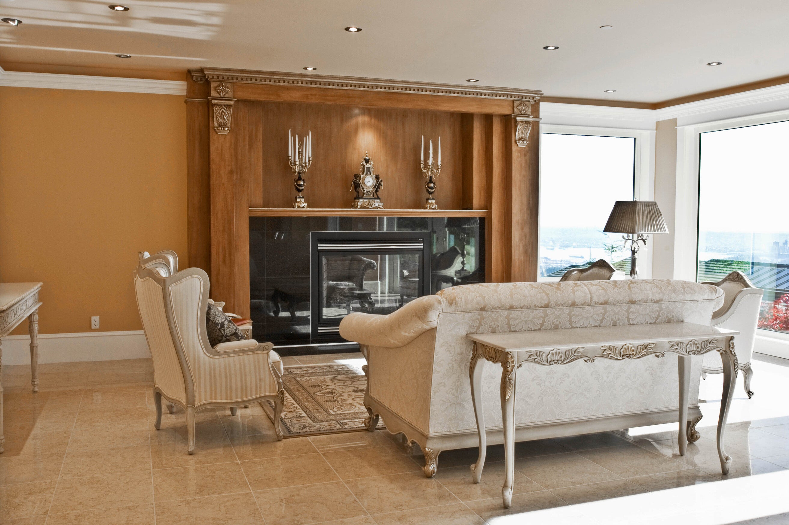 Luxury living room with classic furniture - House of Chippendale