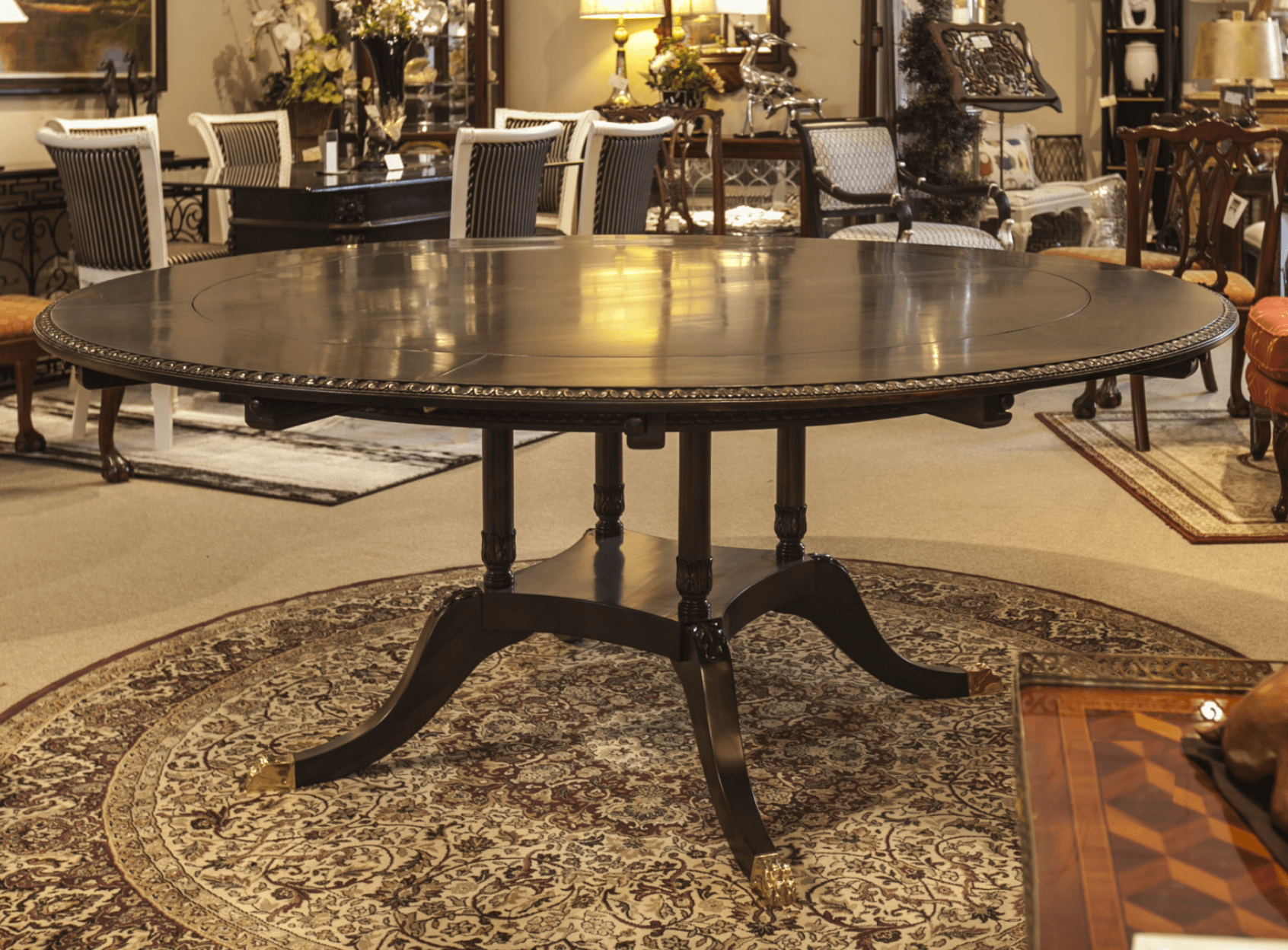 GEORGIAN EXTENDING ROUND TABLE - House of Chippendale