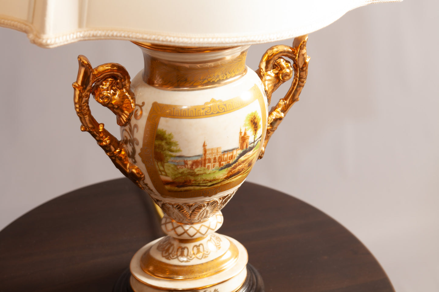 TROPHY PORCELAIN VASE LAMP