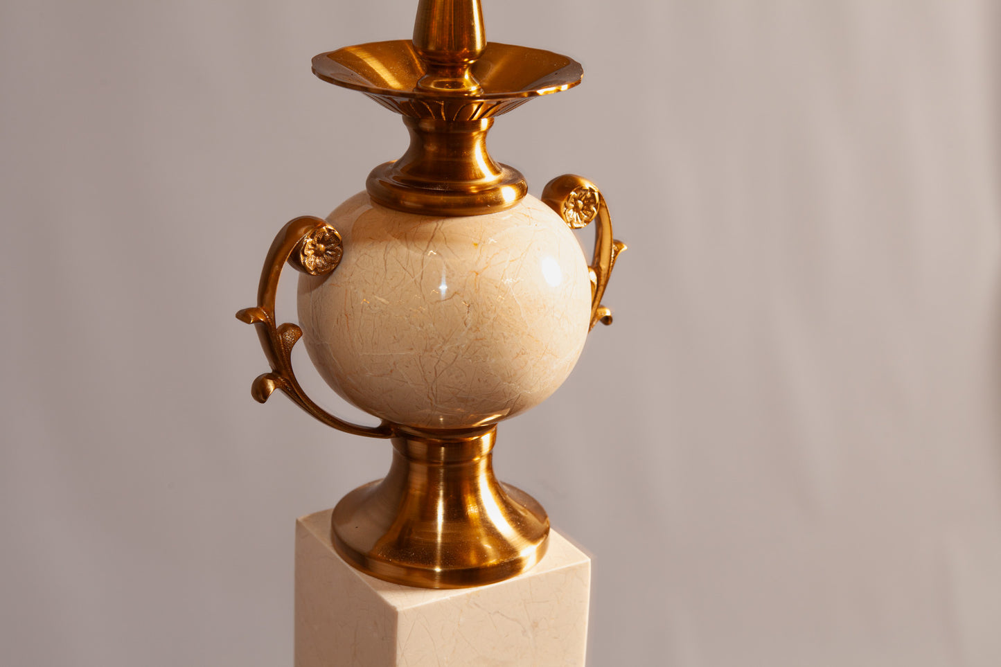 MARBLE URN LAMP