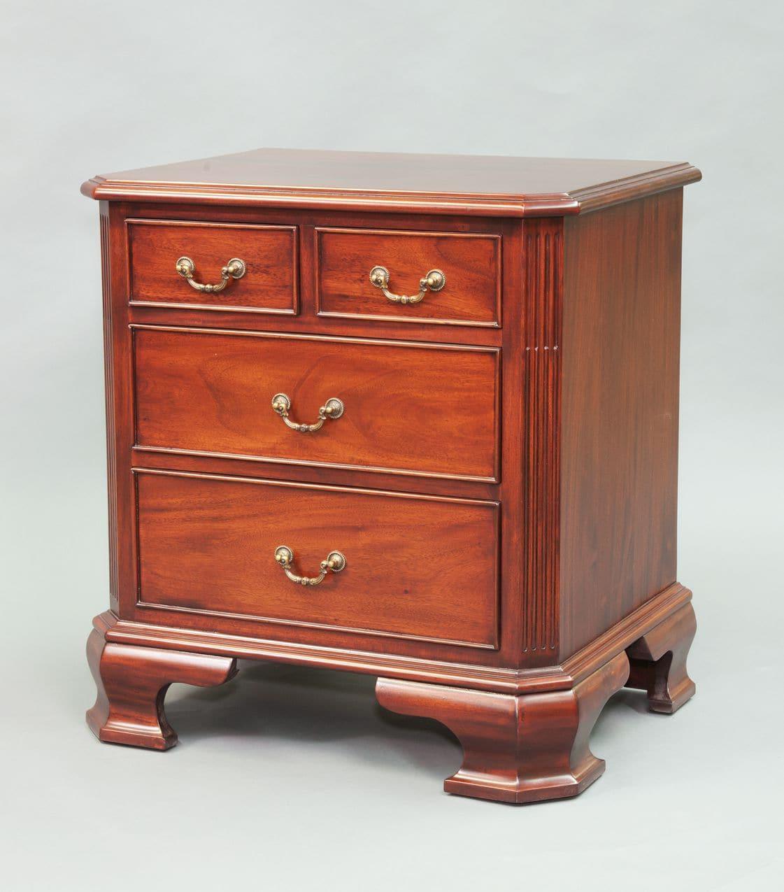 GEORGIAN STYLE NIGHTSTAND - House of Chippendale