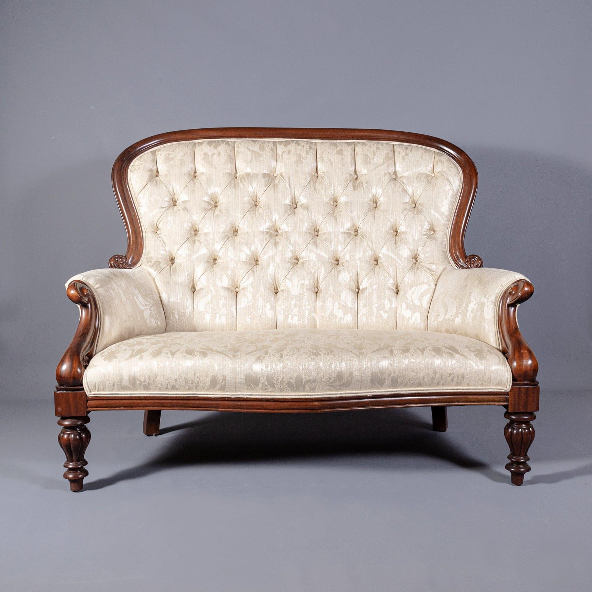 VICTORIAN STYLE LOVESEAT - House of Chippendale