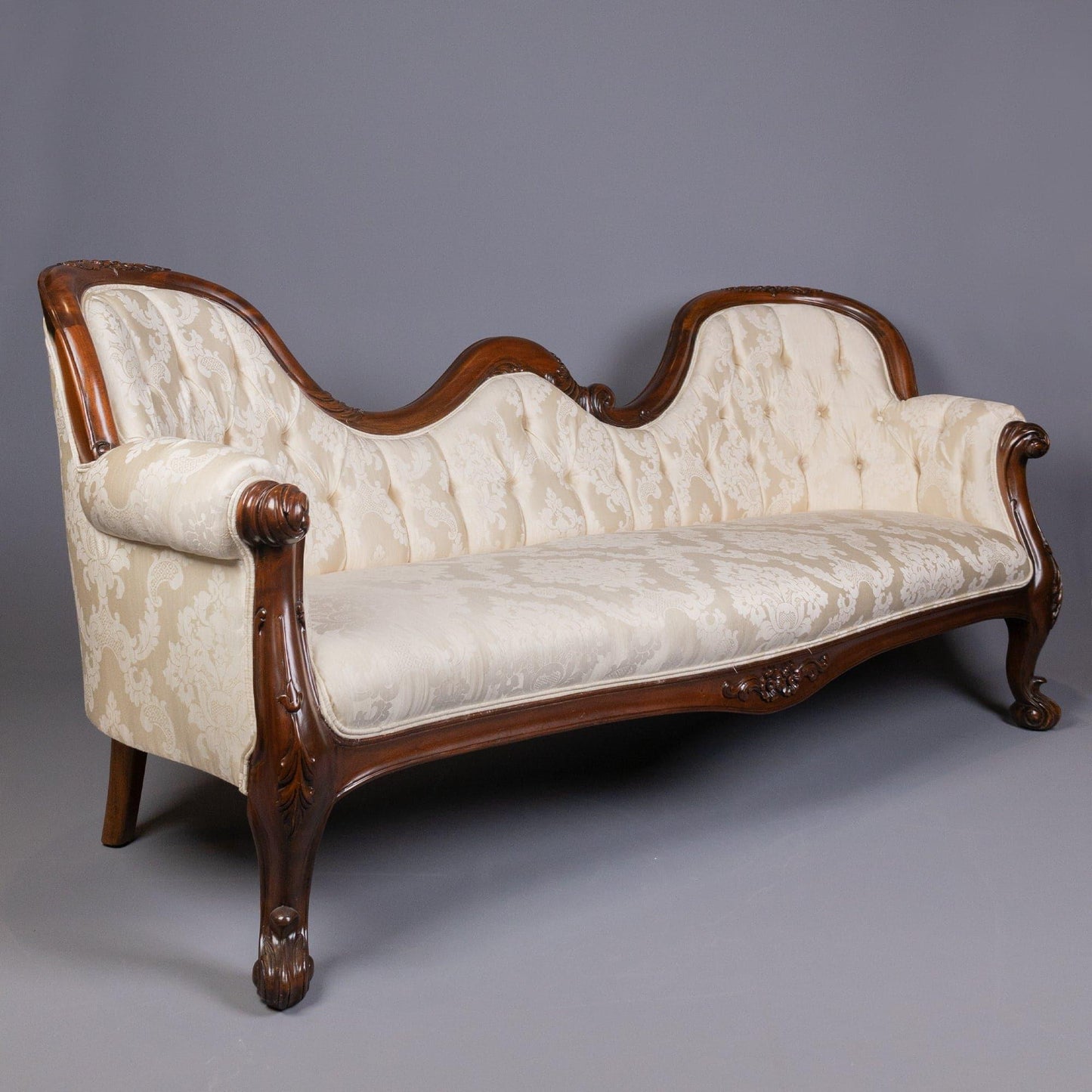 VICTORIAN STYLE SOFA - House of Chippendale