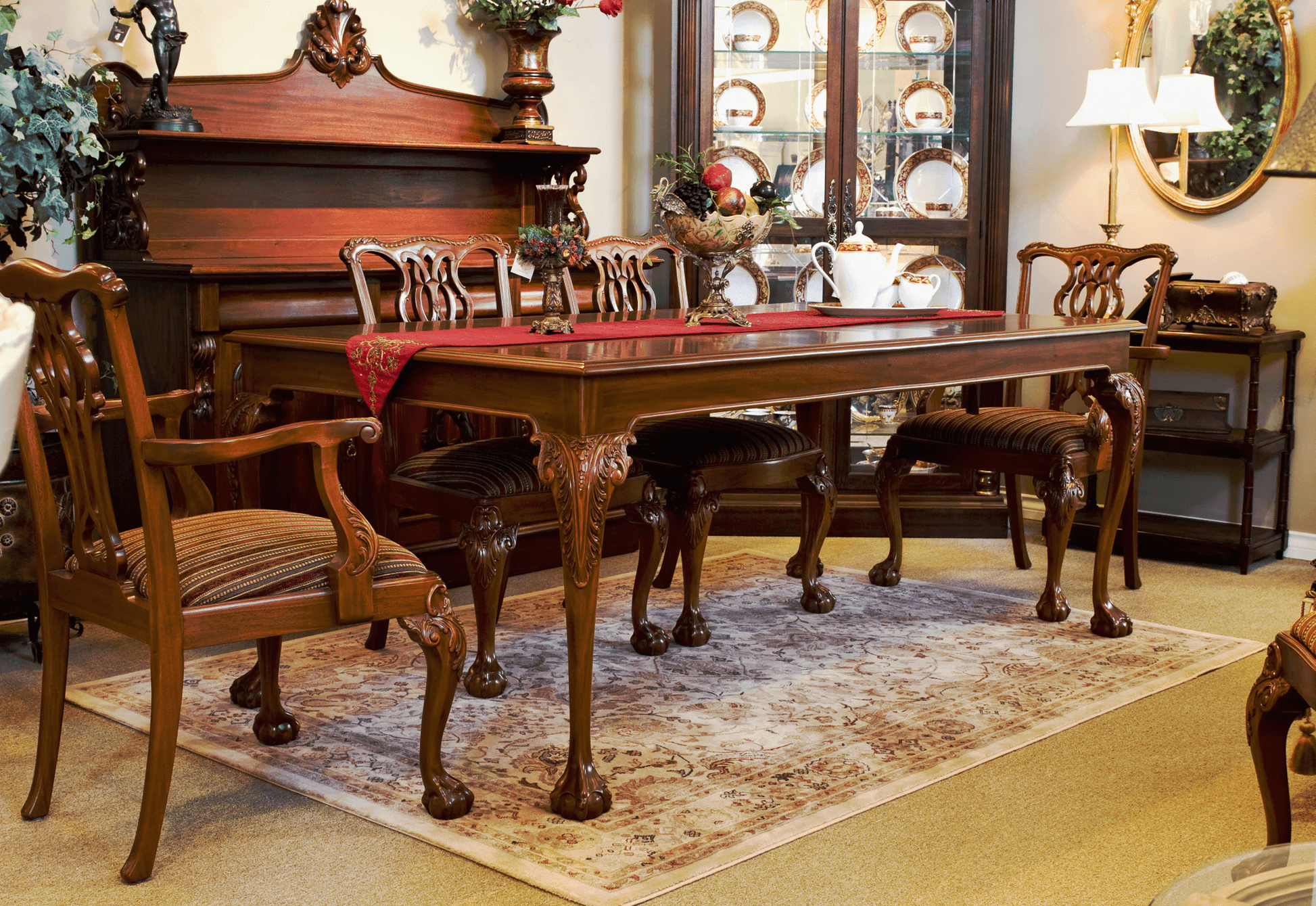 CHIPPENDALE DINING TABLE WITH TWO LEAVES House of Chippendale